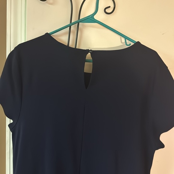 Navy blue dress with white pockets (design only) - Picture 4 of 4